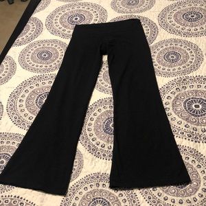 Lululemon black yoga pants